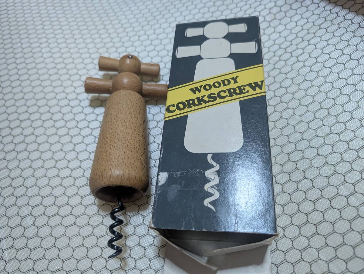 2. ที่เปิดไวน์ WOODY CORKSCREW PEDRINI

อิตาลี

งานส�