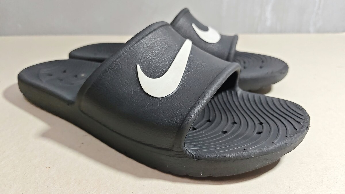 รองเท้าแตะลำลอง Nike Kawa Shower Slide 832528-001 สีดำ Size M11 - 42.5 / 27 cm. 