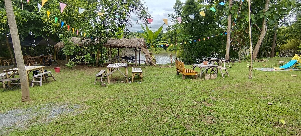 ร้านอาหารของน้องสาวริมน้ำน่านก็มีนะคับ