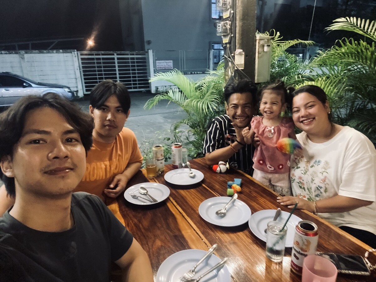 ผมออกจากออฟฟิศประมาณเที่ยง ใช้เวลาไม่นานก็มาถึงจุดรวมพลที่นัดกับสมาชิกไว้
บนทางด่วน M-81 บางใหญ่-กา