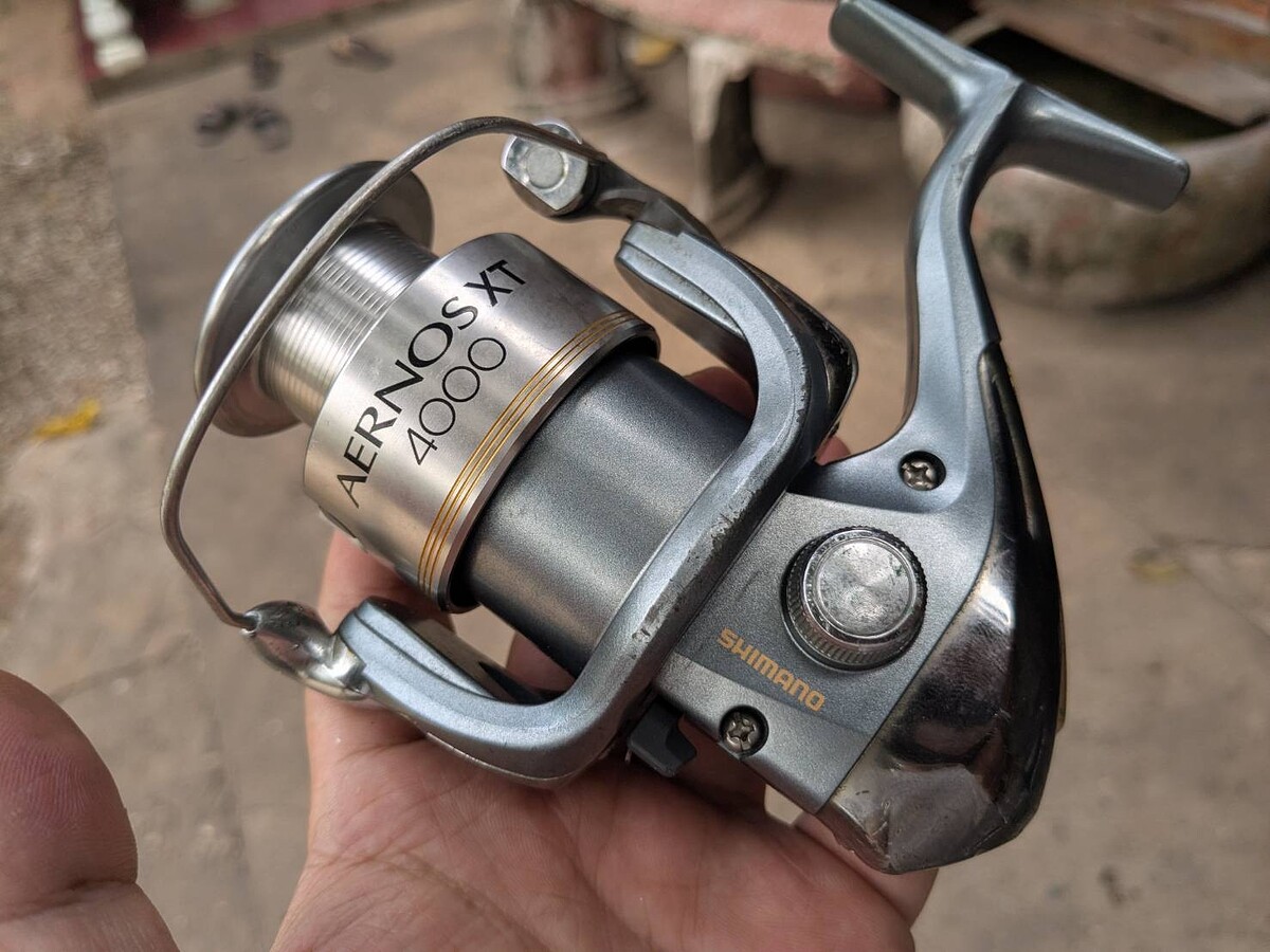 รอกสปิ้น Shimano Aernos XT 4000