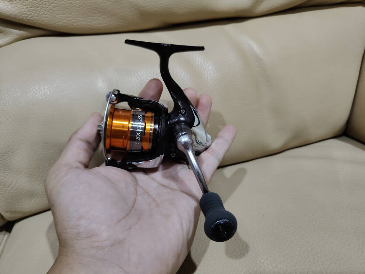 Shimano C2000PGSS หมุนลื่น ๆ เนียน ๆ