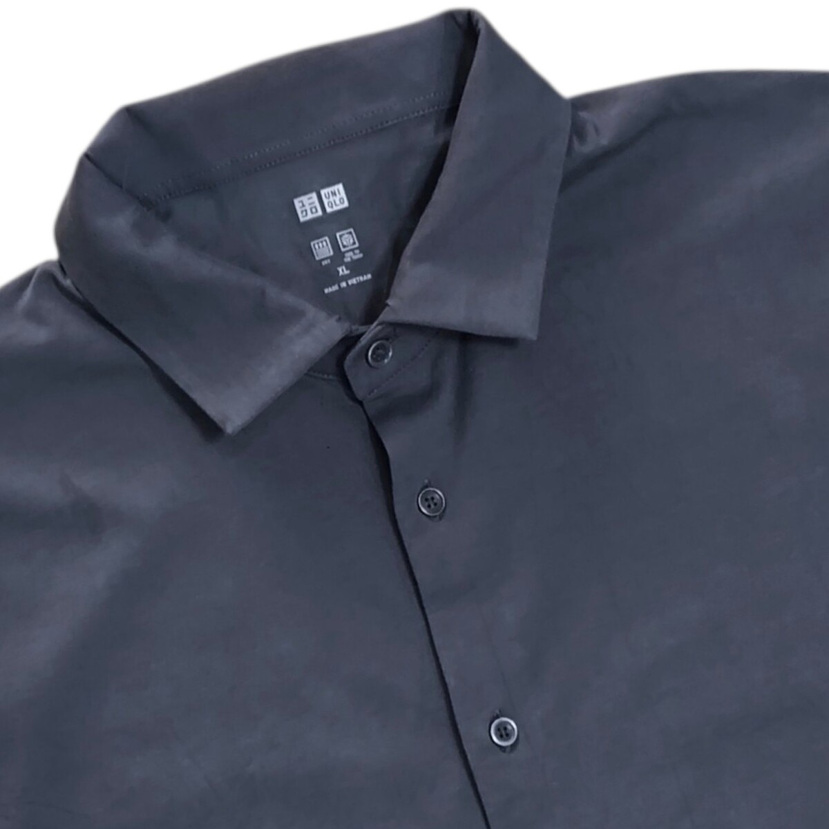 Uniqlo AIRism ทรงเสื้อเชิ้ตเทาเข้มสวยใหม่มากไม่มีตำหนิ อก44นิ้ว