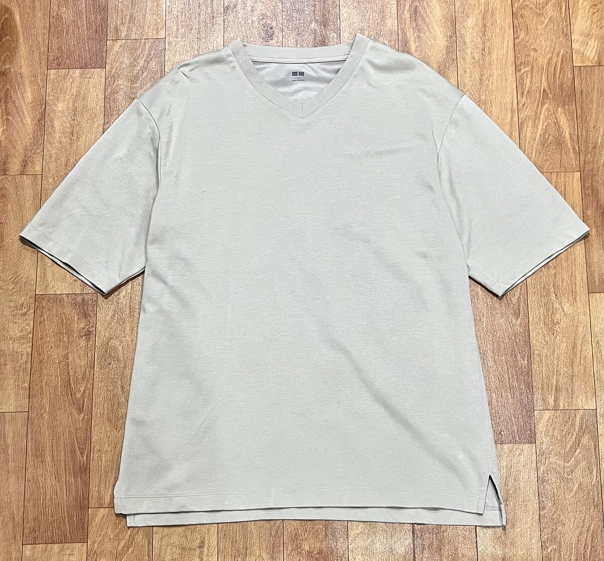 เสื้อ Uniqlo AIRism Cotton Oversized V Neck T-Shirt 