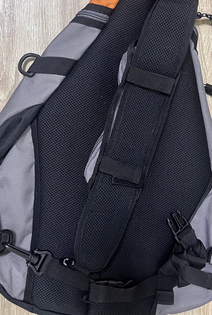 กระเป๋าสะพายข้าง Coleman สภาพเหมือนใหม่
ไม่ขาด ซิปใช้ได้ ไม่ปริ ไม่แตก
ราคา1000 พร้อมส่ง ห่างไกล เ