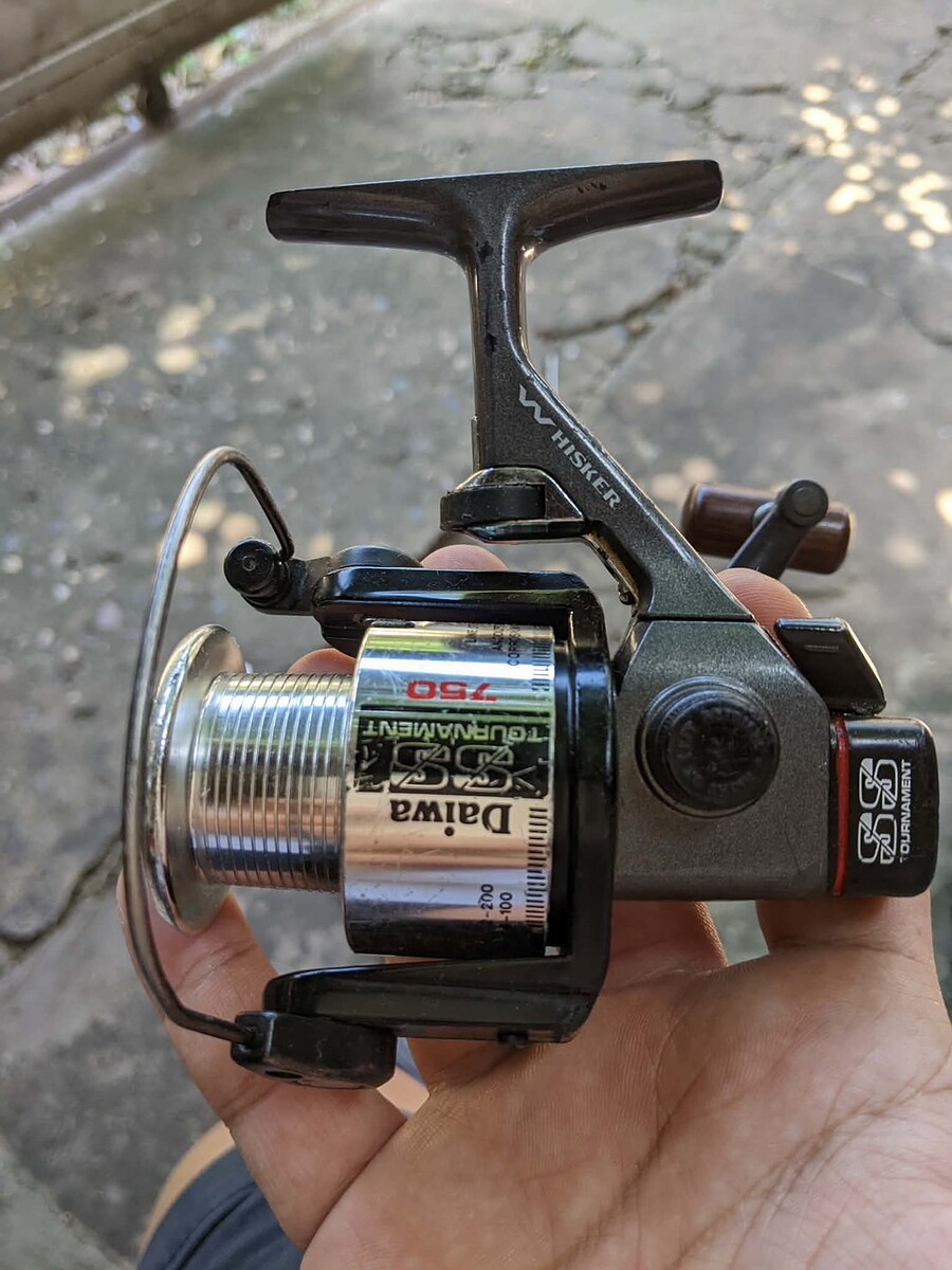 รอกสปินนิ่ง Daiwa Tournament SS-750  เ